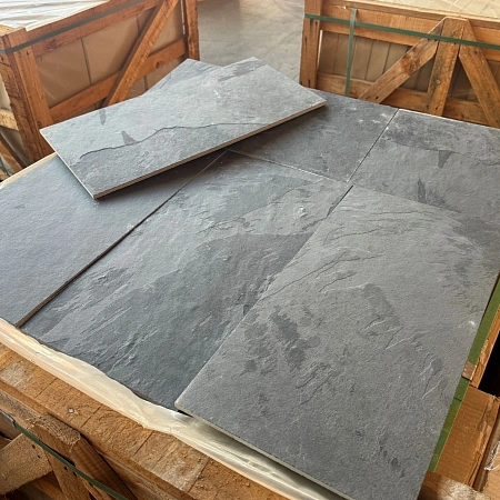 Плитка из сланца чёрный 300×600мм натуральный скол
